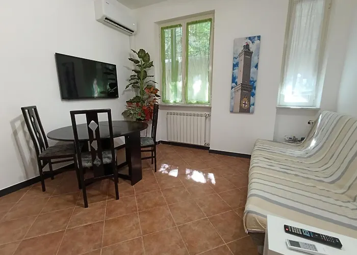 Casa Digione Con Posto Auto アパート ジェノヴァ